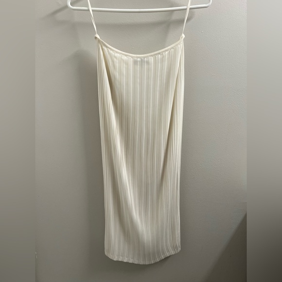 Babaton skirt size small. Off white color. Form fitting around the hips. New con - Picture 2 of 3